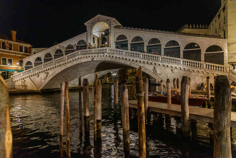 Italia - Venecia 355 - puente del Rialto.jpg